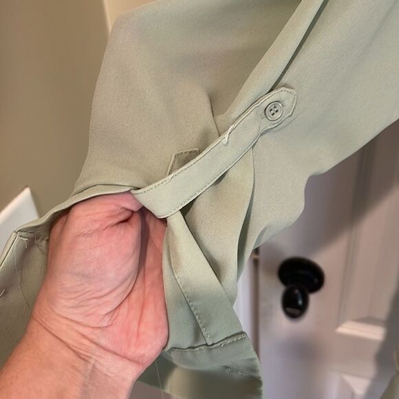 Tahari extra long age green blouse with tiered front detail - Picture 4 of 5